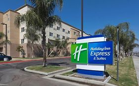 Holiday Inn Express & Suites Bakersfield Central