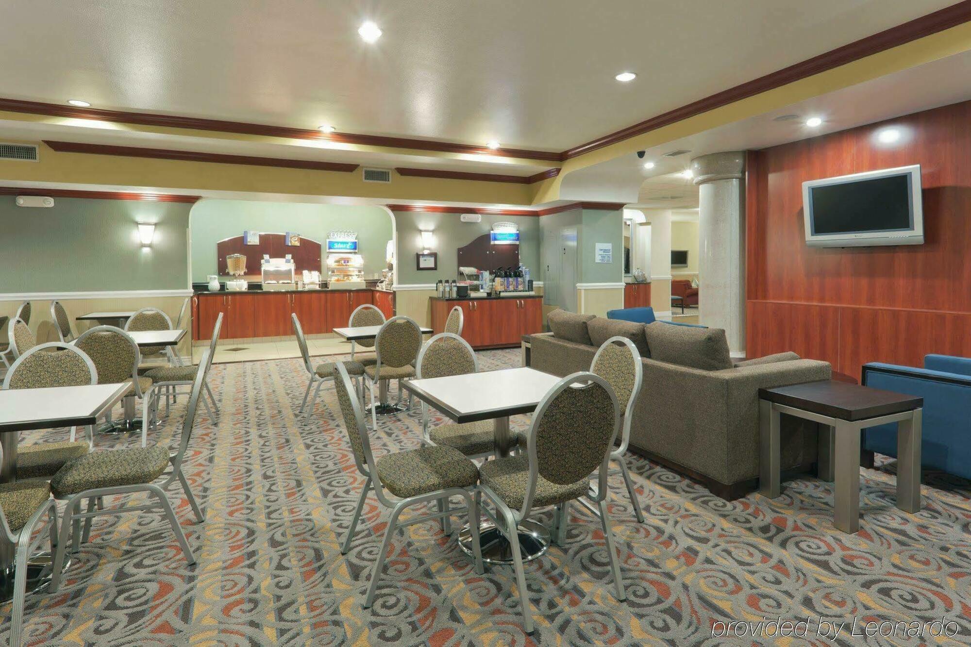 Holiday Inn Express & Suites Bakersfield Central Restaurant photo